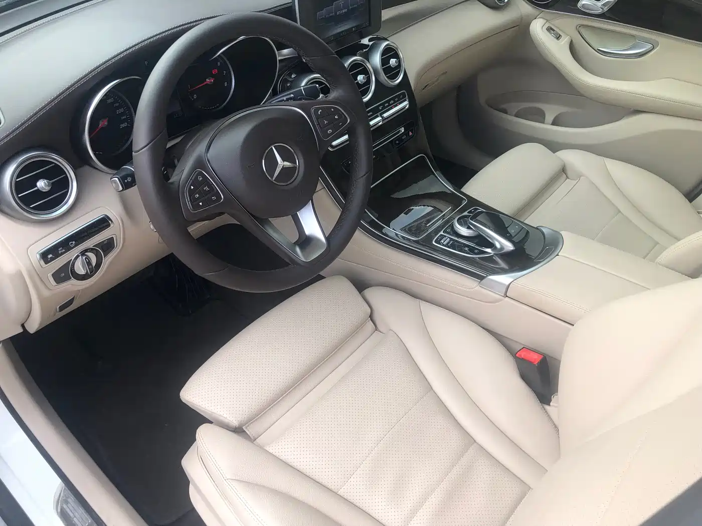 Mercedes-Benz GLC 2016 GLC 260 4MATIC Luxury фото 12