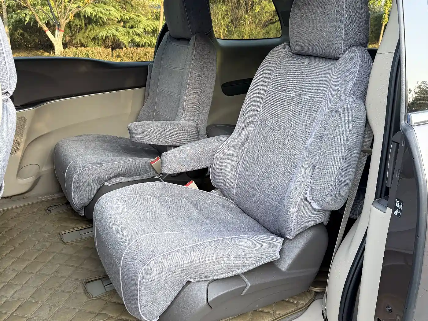 Buick GL8 2012 2012 2.4L BASE Comfort