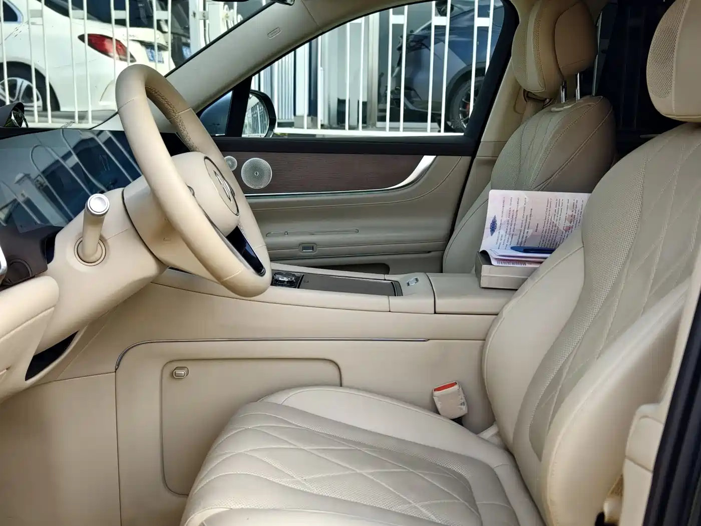 AITO Wenjie AITO M9 2024 Extended Range Ultra 42kWh 6-Seater фото 7