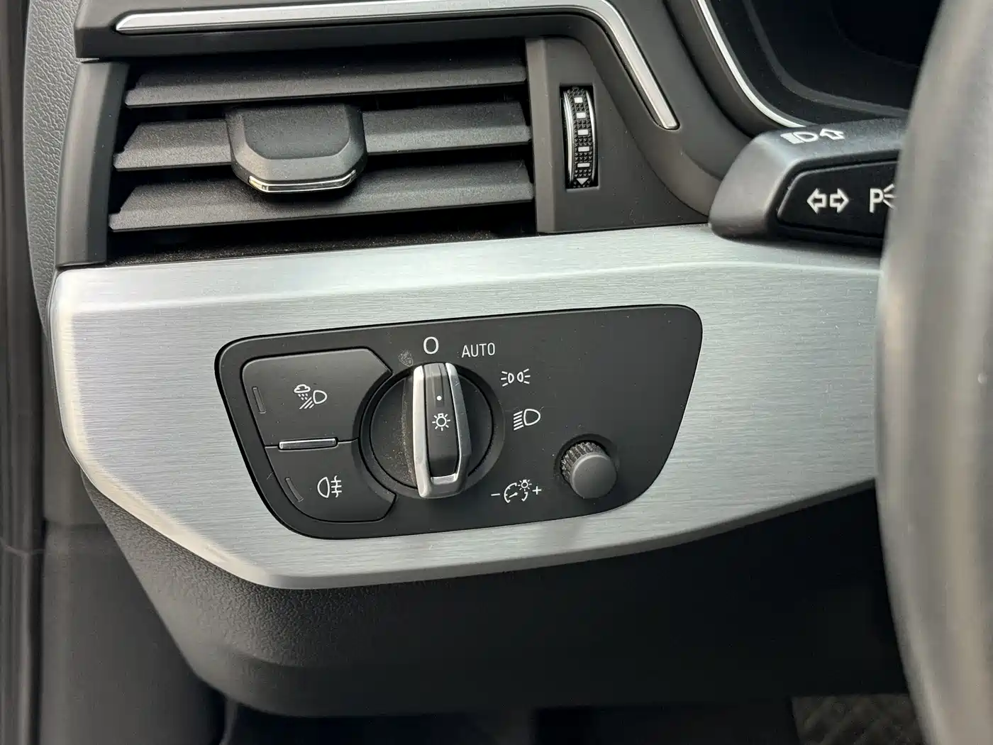 Audi A4L 2020 40 TFSI Fashion Dynamic Edition фото 29