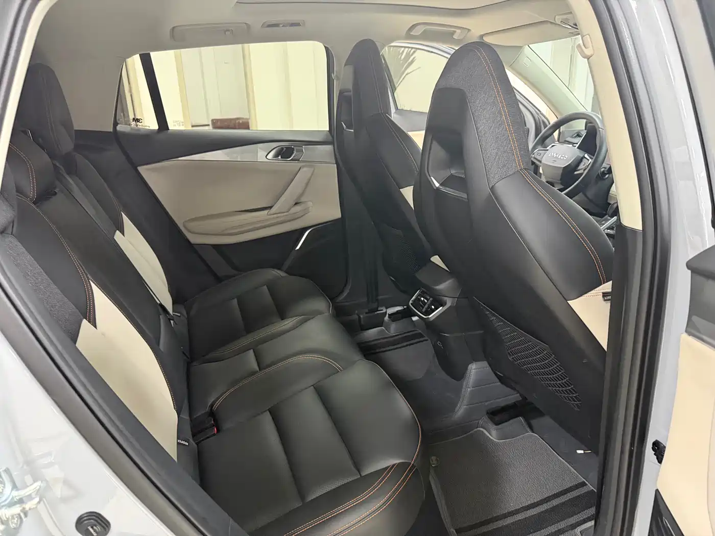Lynk & Co 06 EM-P 2023 1.5T Remix PHEV Pro фото 7