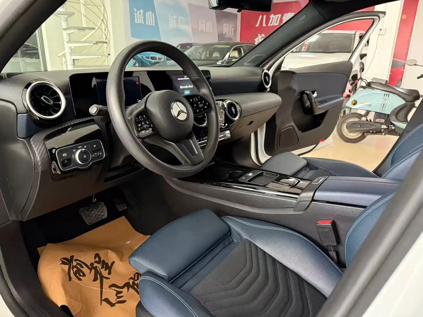 Mercedes-Benz A-Class 2020 Facelift A 180 L Sport Sedan фото 6