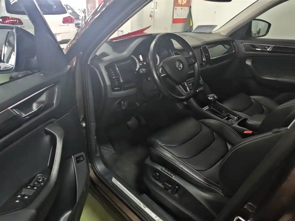 Škoda Kodiaq 2017 TSI330 7-seater 2WD Luxury Tech Edition фото 16