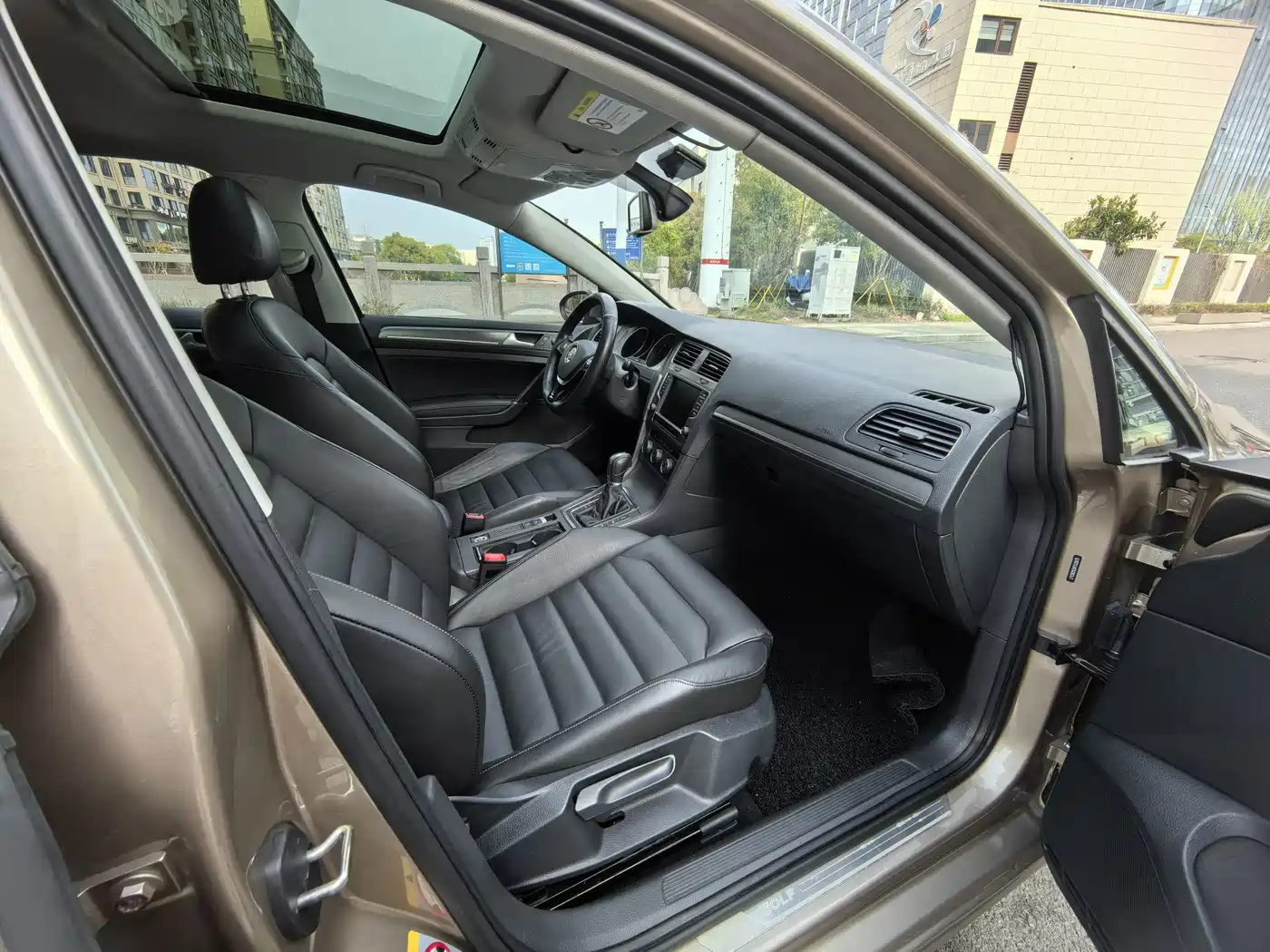 Volkswagen Golf 2015 1.4TSI Automatic Luxury фото 11