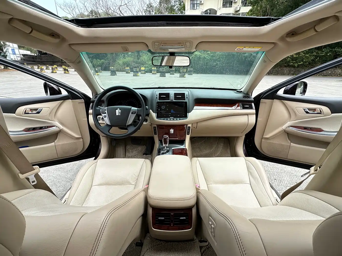 Toyota Crown 2012 2.5L Royal Leather Edition фото 8