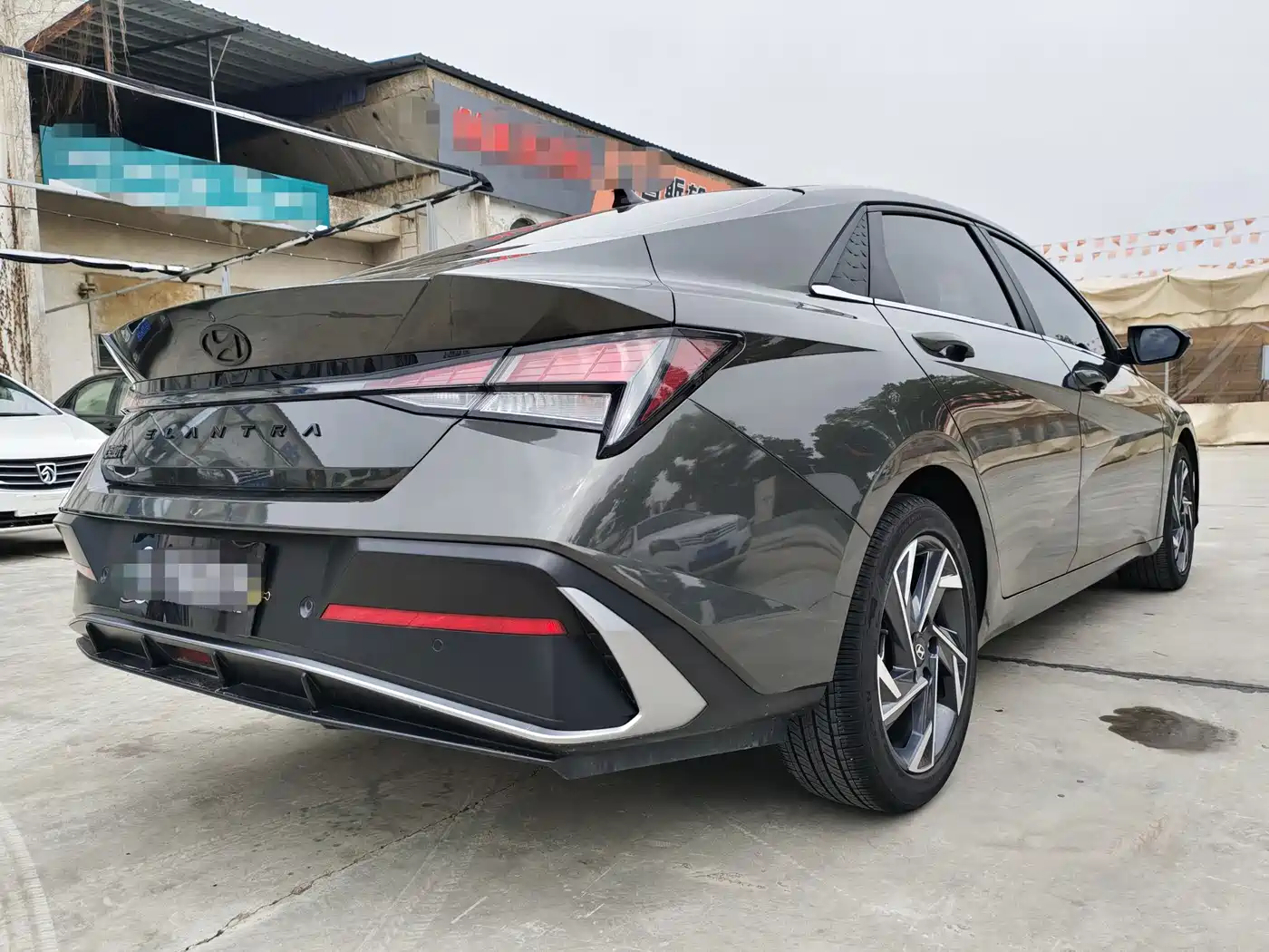 Hyundai Elantra 2023 1.5L CVT GLX Elite Edition фото 12