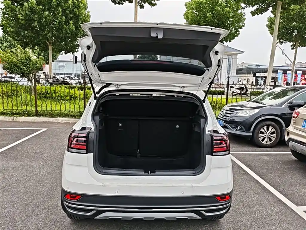 VOLKSWAGEN TU KAI