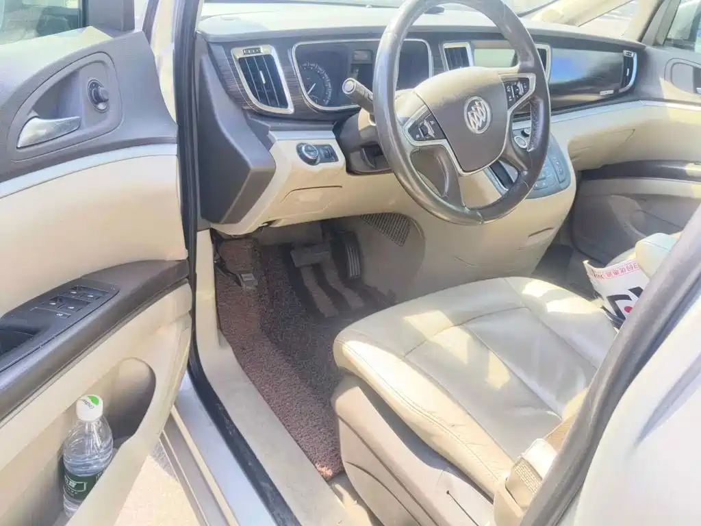 Фото 8 - Buick GL8