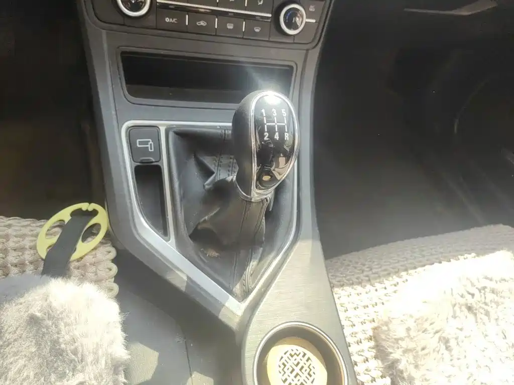 Фото 7 - Geely Vision