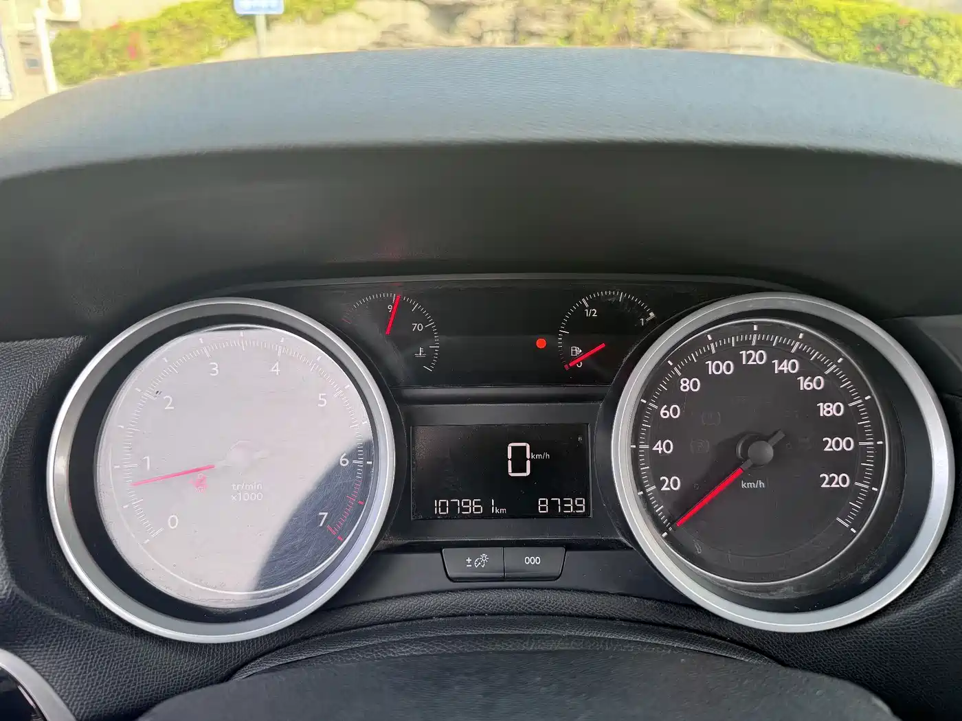 Peugeot 408 2014 1.8L Manual Leading Edition фото 7
