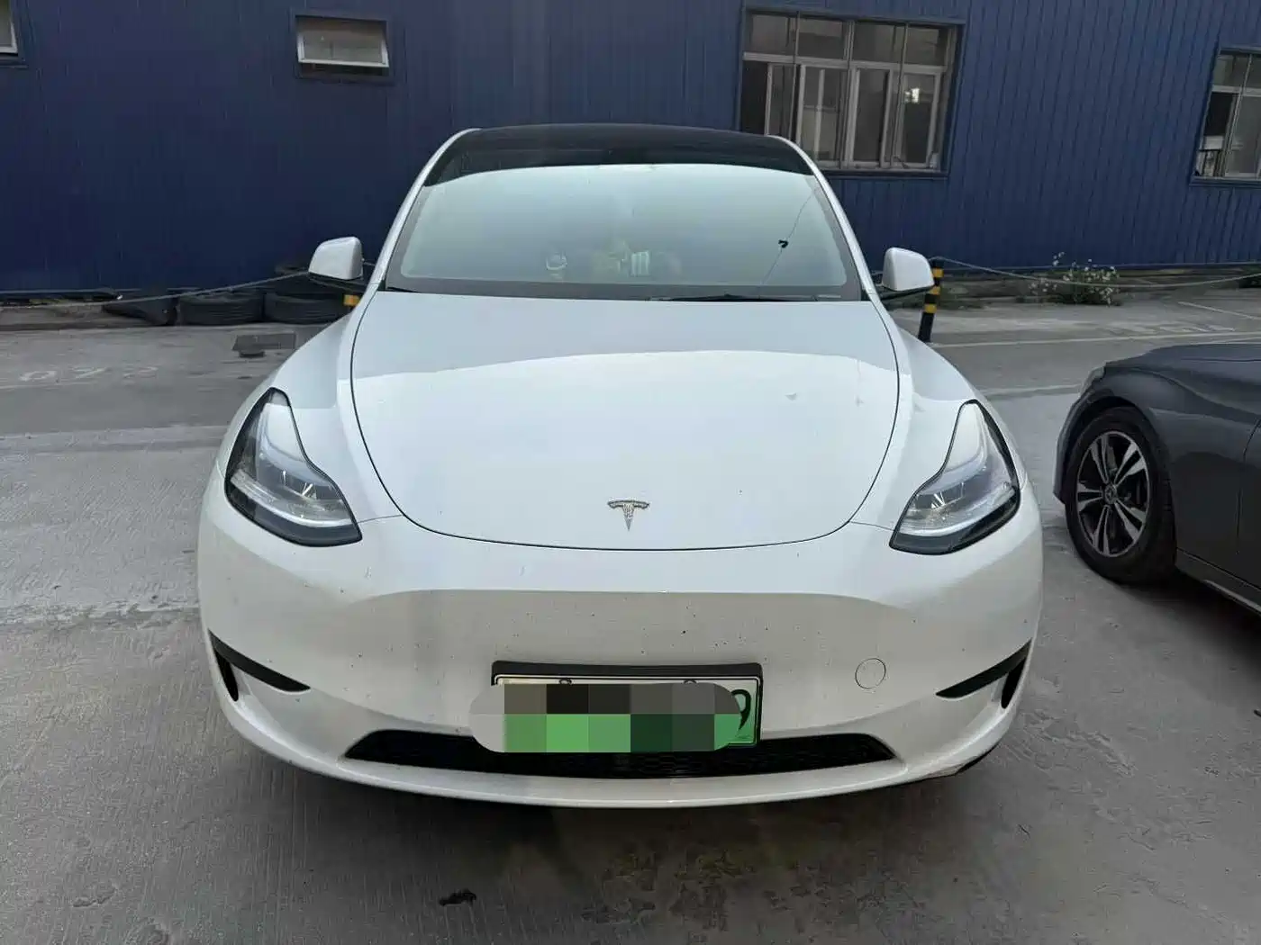 TESLA MODEL Y
