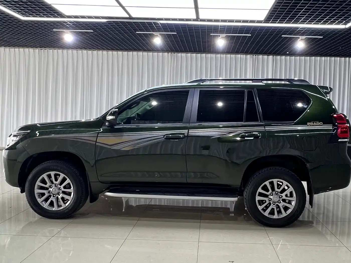 Toyota Prado 2018 3.5L Automatic TX-L Rear-mounted Spare Tire фото 3