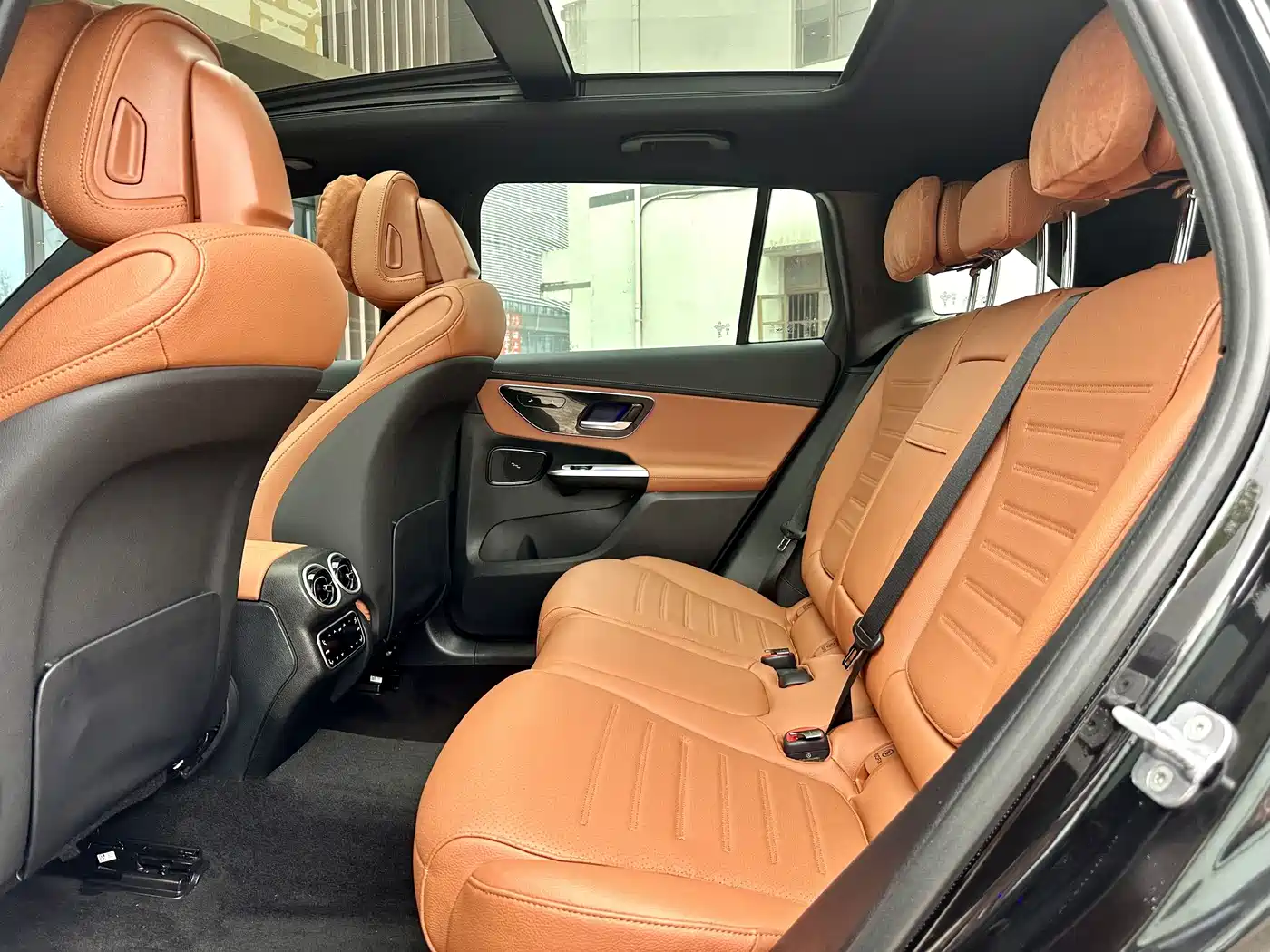 Mercedes-Benz GLC 2023 GLC 260 L 4MATIC Sport 5-seater фото 6