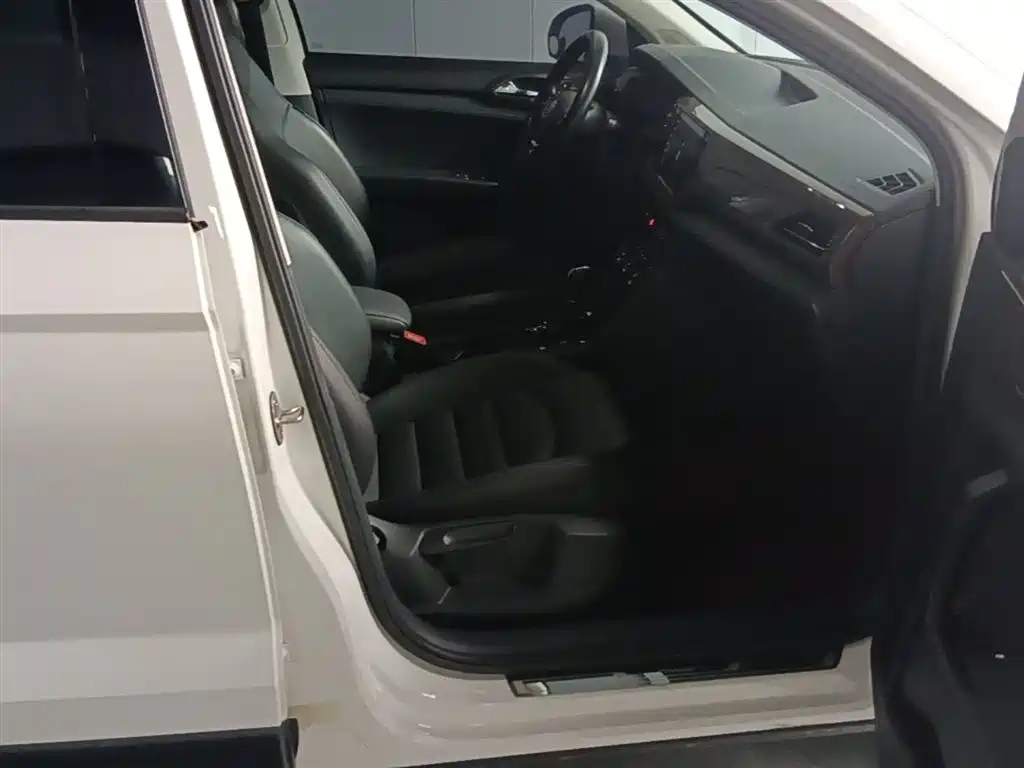 Volkswagen Tharu 2019 280TSI 2WD Comfort Edition China VI фото 25