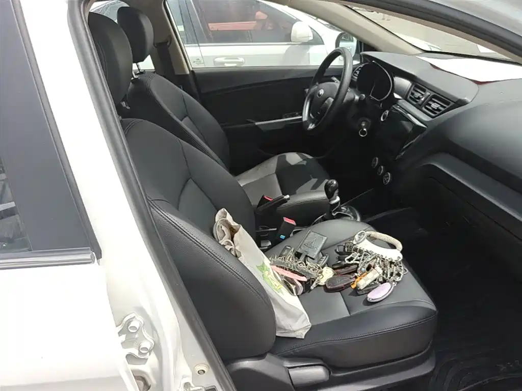 Kia K2 2015 Sedan 1.4L MT GLS фото 25