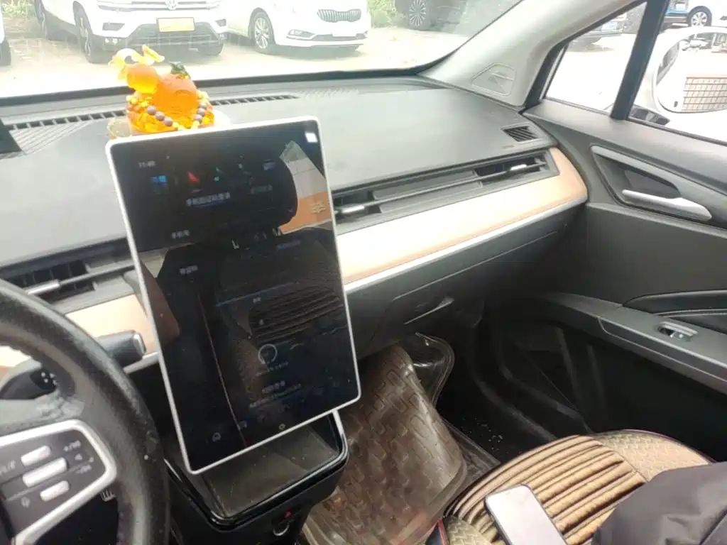 Nezha Auto Nezha V 2020 2021 Standard Range Entertainment Edition