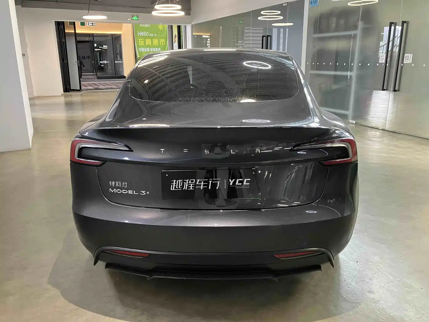 TESLA MODEL 3