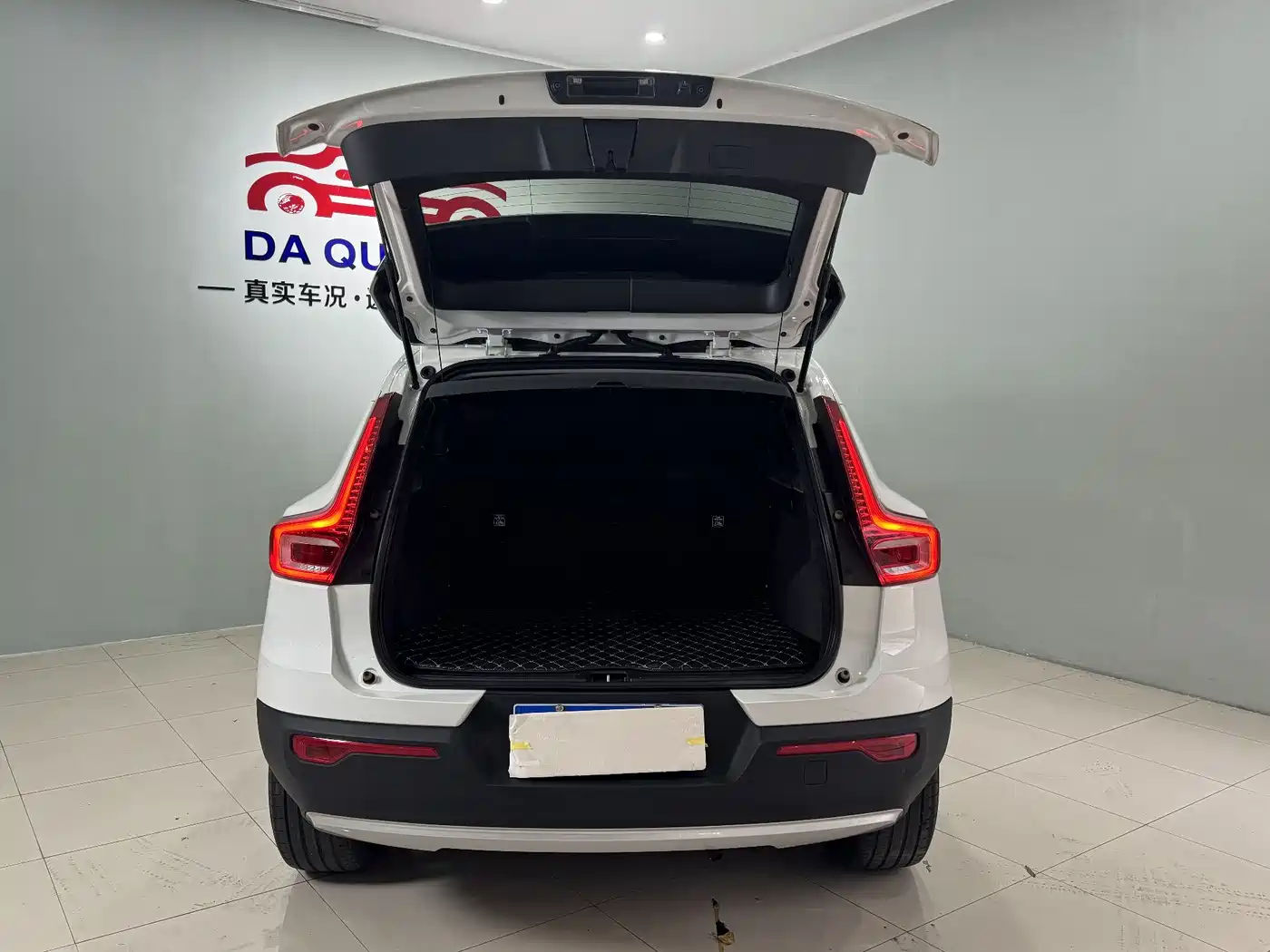Фото 14 - Volvo XC40