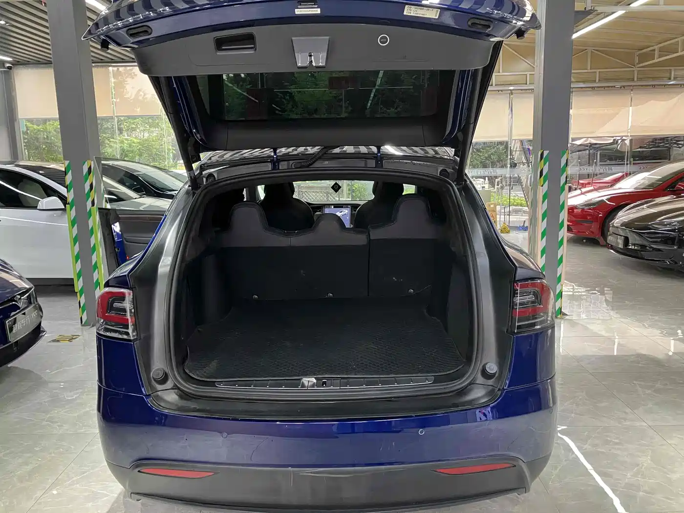 TESLA MODEL X