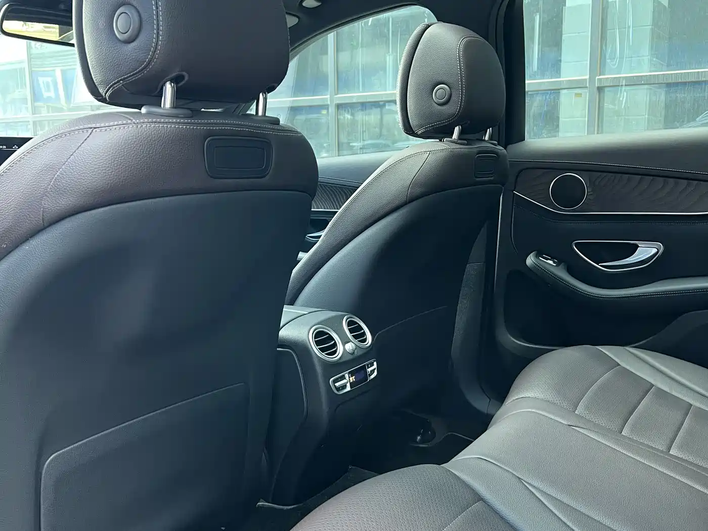 Mercedes-Benz GLC 2018 GLC 300 4MATIC Dynamic фото 8