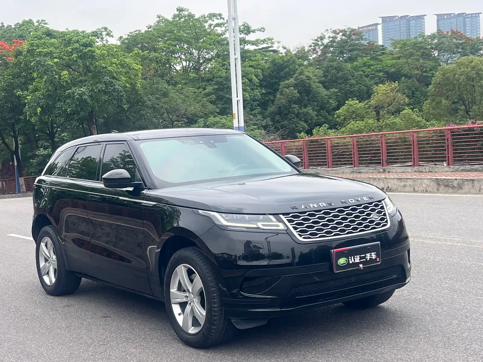 Фото 4 - Land Rover Range Rover Velar