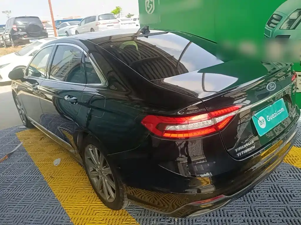 Фото 5 - Ford Taurus