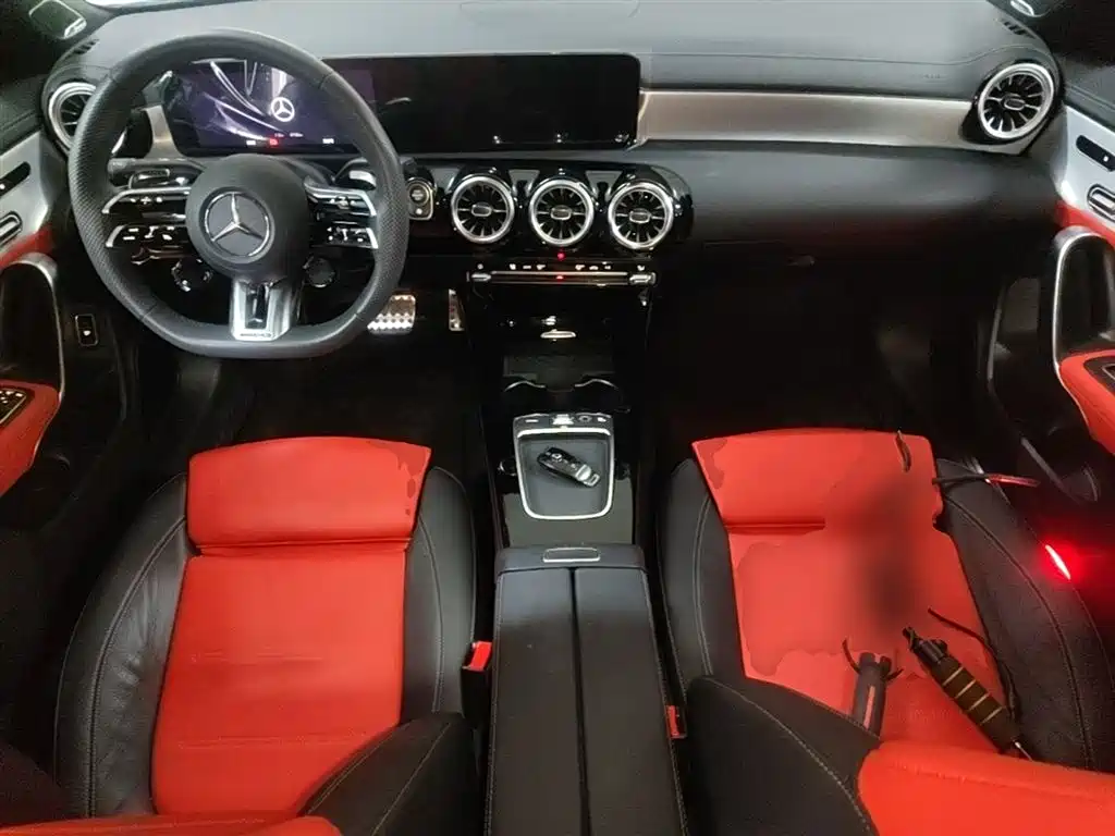 Mercedes-Benz CLA AMG 2024 Facelift AMG CLA 35 4MATIC фото 16
