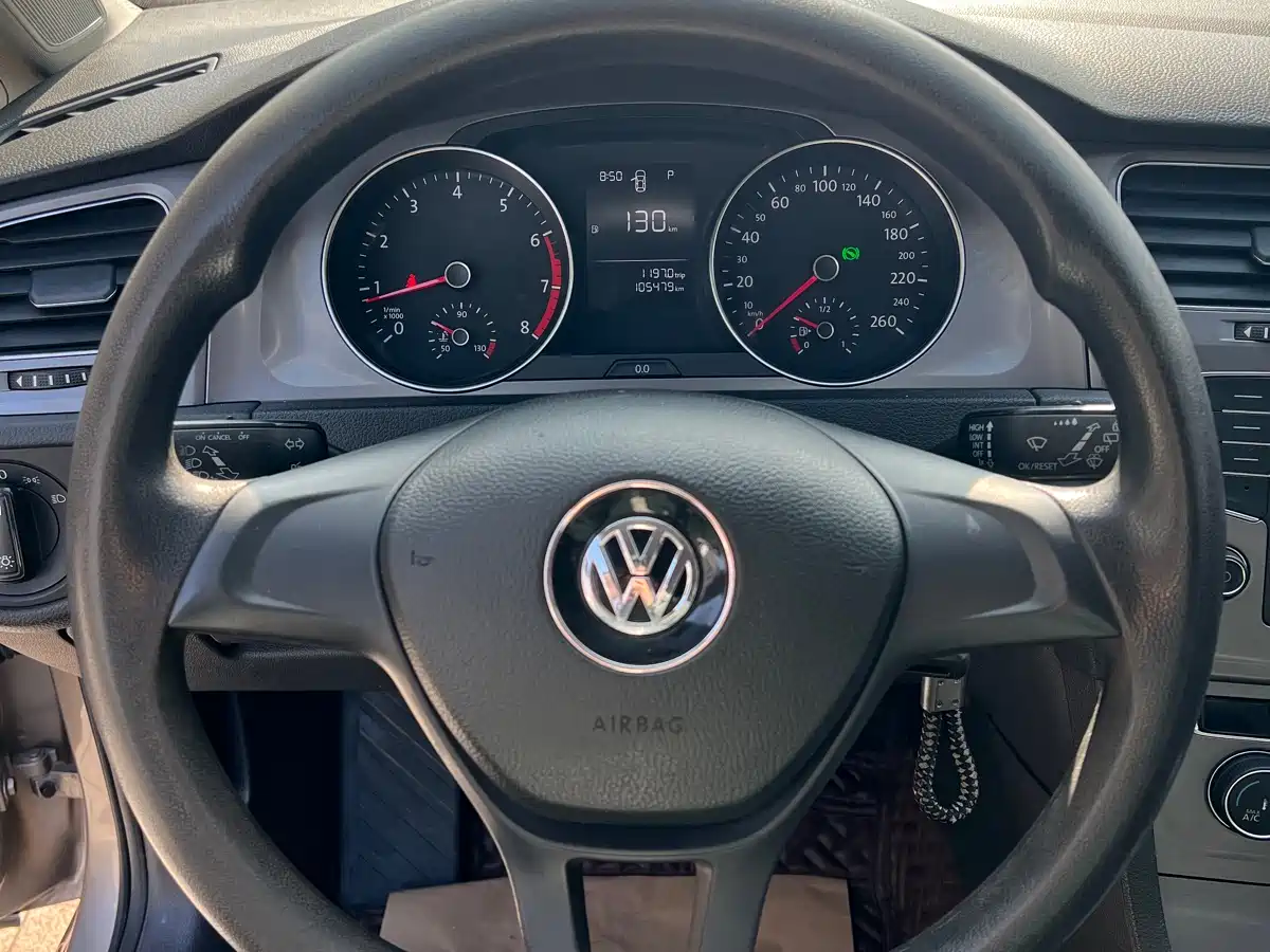 Volkswagen Golf 2015 1.6L Automatic Fashion фото 8