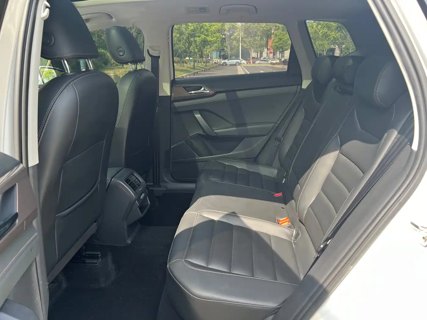 Volkswagen Tharu 2020 280TSI 2WD Comfort Edition China VI фото 6