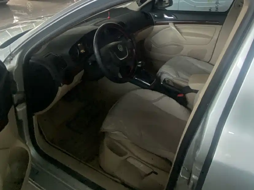Škoda Octavia 2013 1.6L Automatic Prestige Edition фото 9