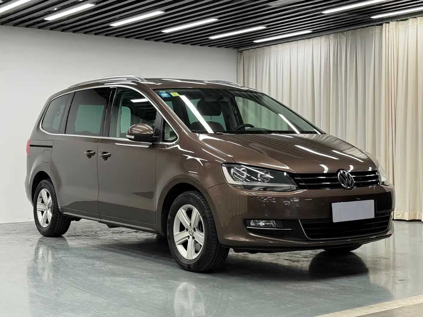 Volkswagen Sharan 2013 1.8TSI Comfort фото 2
