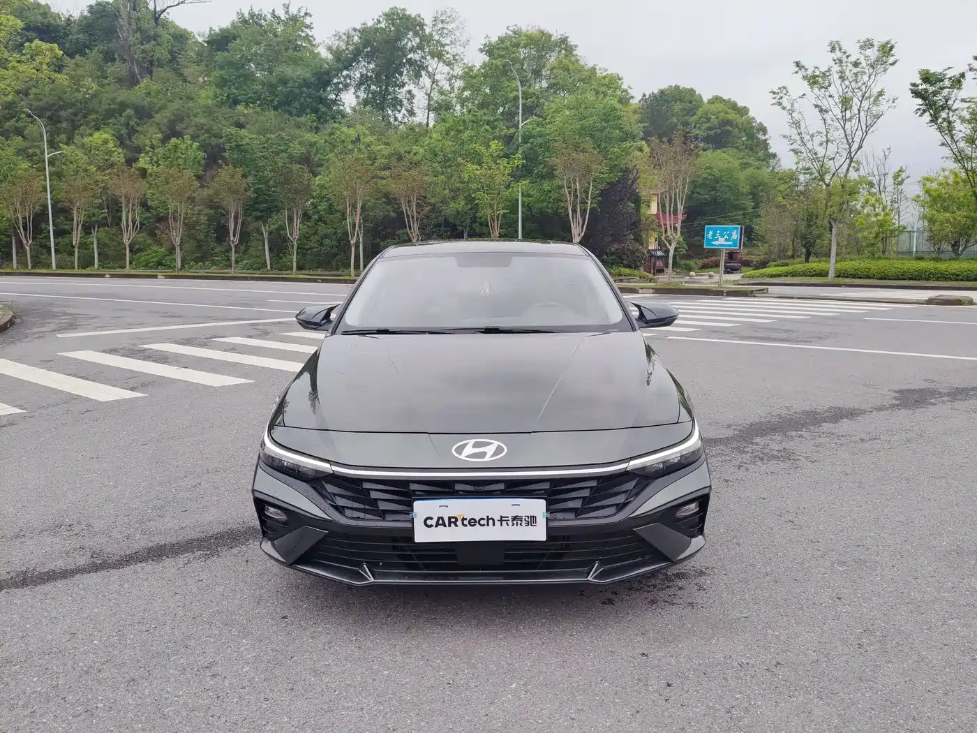 Hyundai Elantra 2023 1.5L CVT GLX Elite Edition фото 2