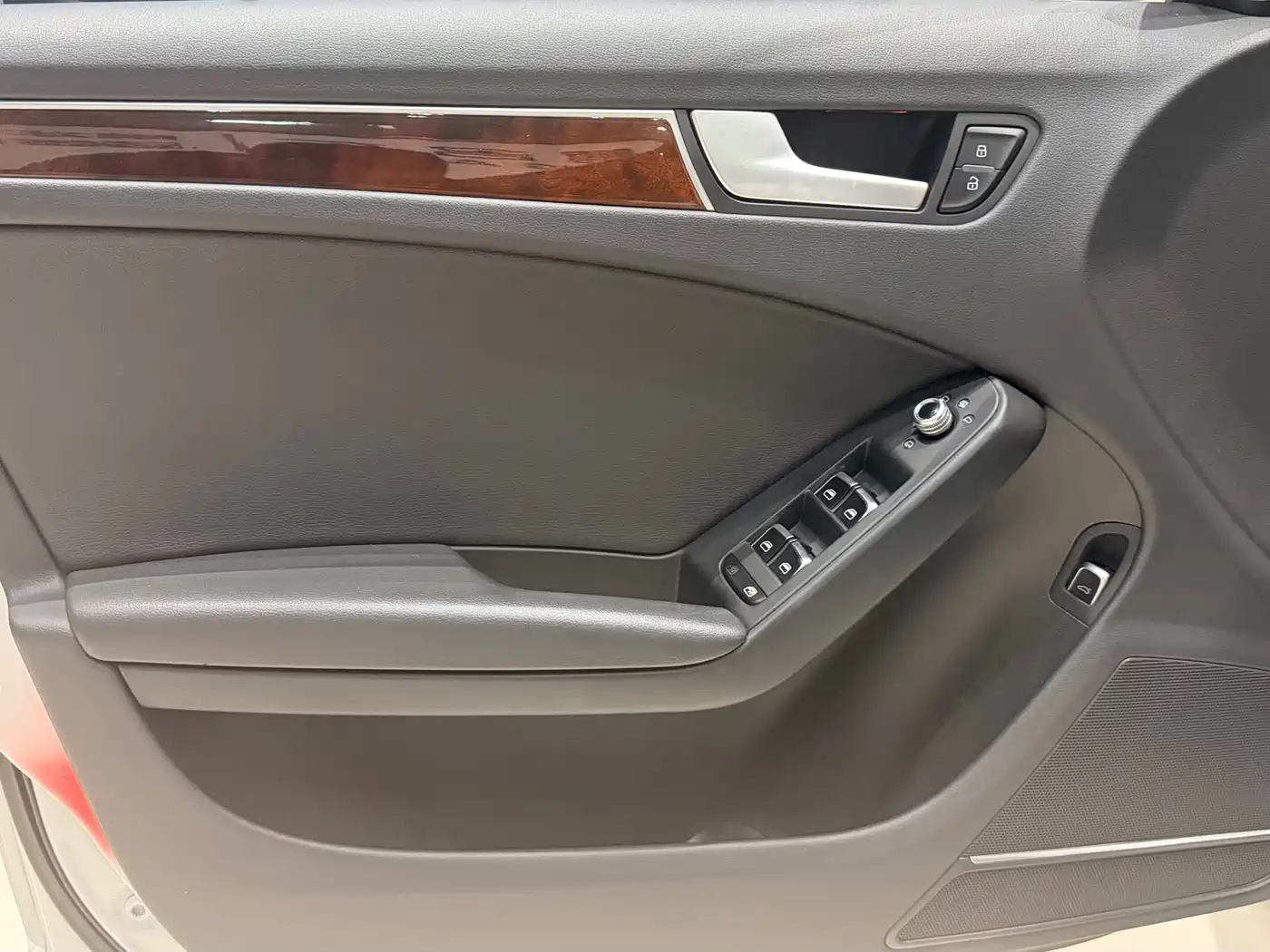 Audi A4L 2016 35 TFSI Collector's Edition S line Comfort фото 10