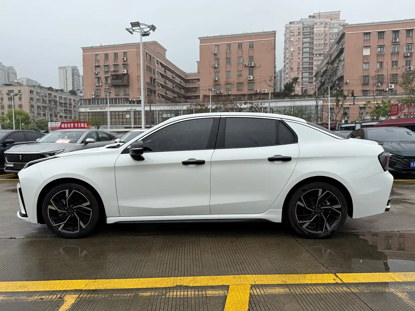 Lynk & Co 03 2023 1.5TD DCT Power Plus фото 4