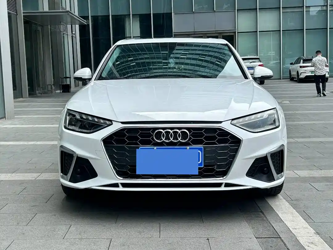 Audi A4L 2020 40 TFSI Fashion Dynamic Edition фото 2