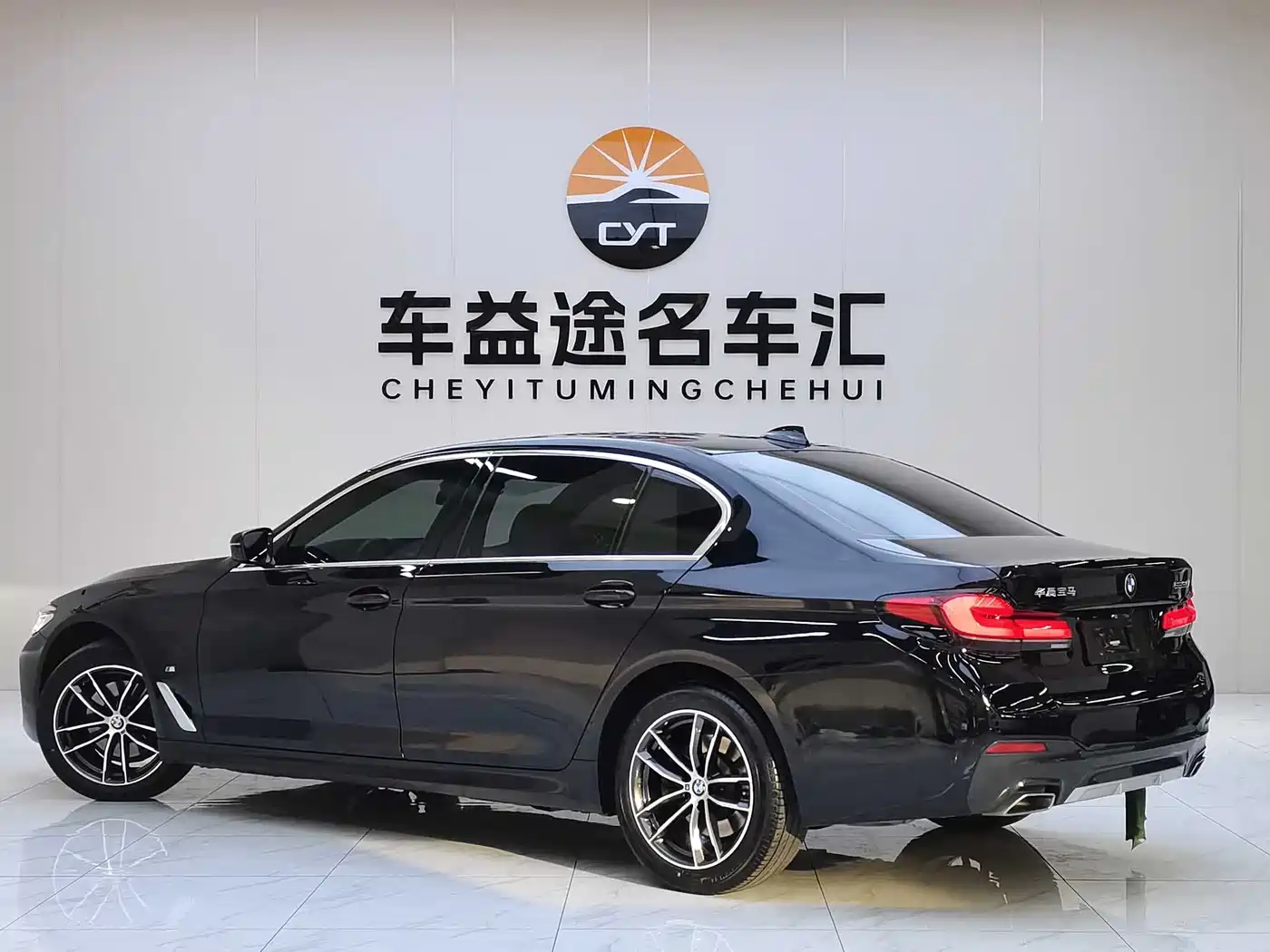BMW 5 Series 2022 Model Second Facelift 525Li M Sport Package фото 4