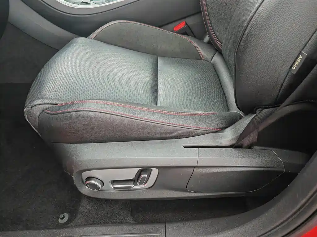 Lynk & Co 01 2019 2.0T AWD Pro Edition China VI фото 20