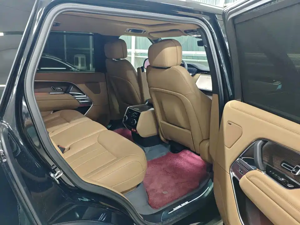 Land Rover Range Rover 2026 2025 3.0 L6 400PS Flourishing Era Extended Wheelbase