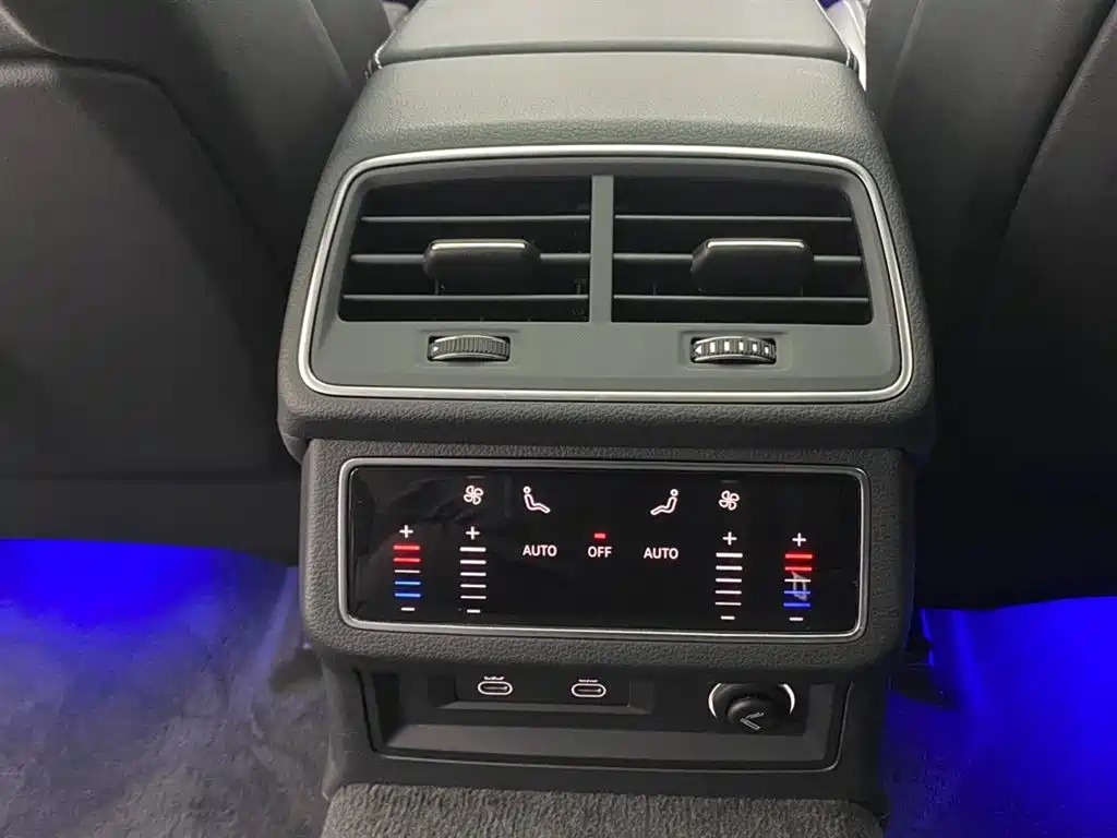 Audi A7L 2024 45 TFSI Luxury фото 20