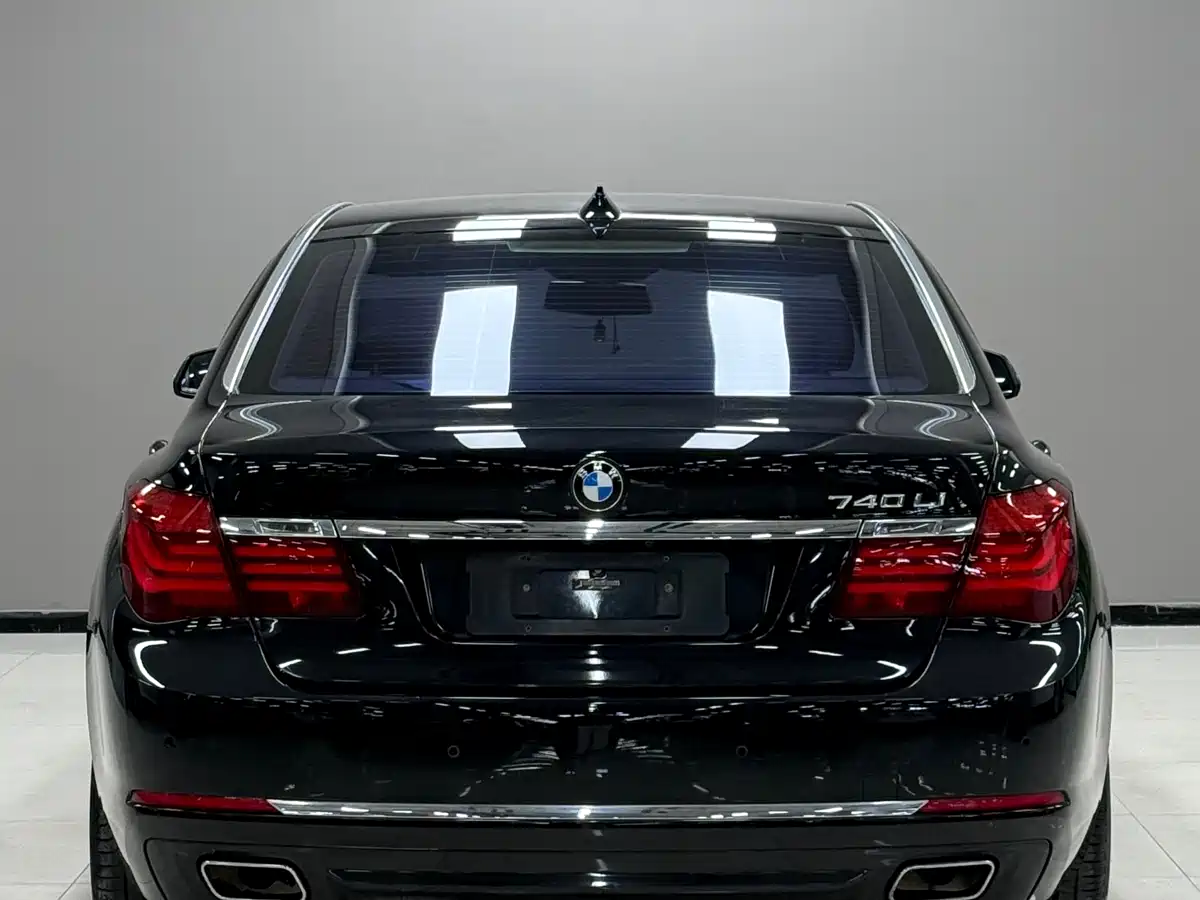 BMW 7 Series 2013 Model 740Li Leading фото 12