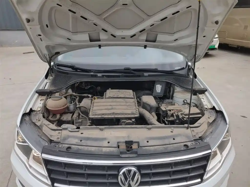 Volkswagen Jetta 2019 Dream Edition 1.4L Manual Fashion фото 16