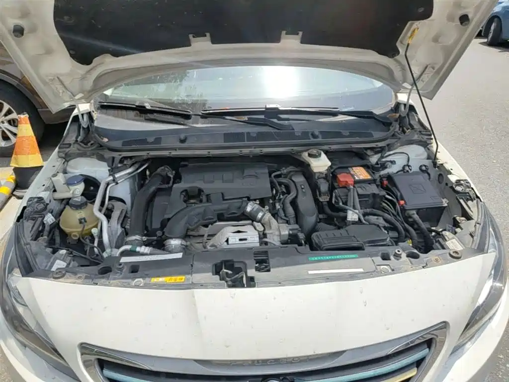 Peugeot 408 2016 1.6T Automatic Luxury Edition фото 20