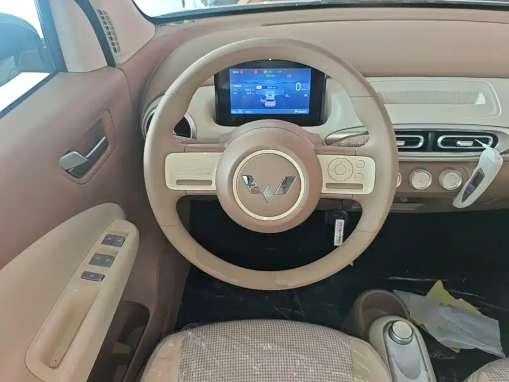 Wuling Motors Hongguang MINIEV 2026 2025 4-Door Advanced