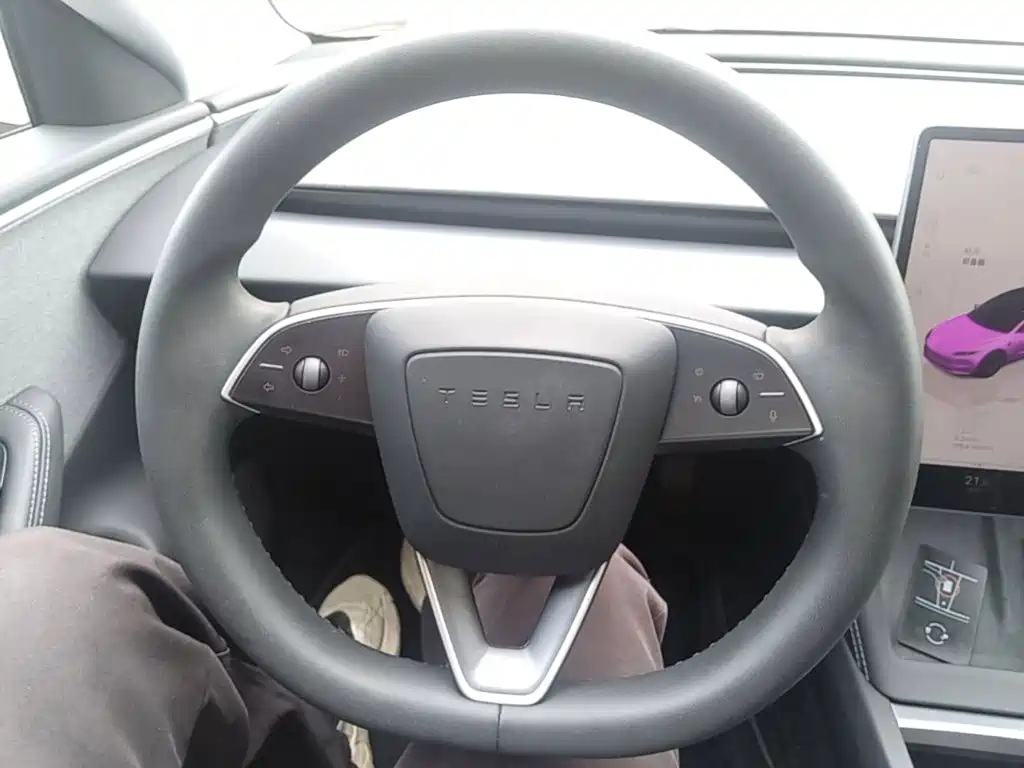 Фото 11 - Tesla Model 3