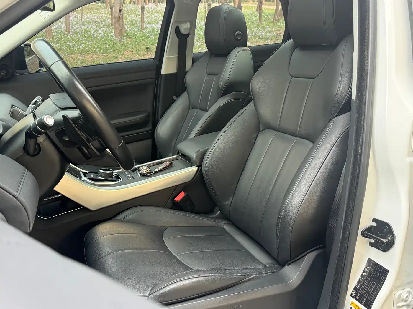 Land Rover Range Rover Evoque 2017 2.0T SE Smart Shine Edition фото 9