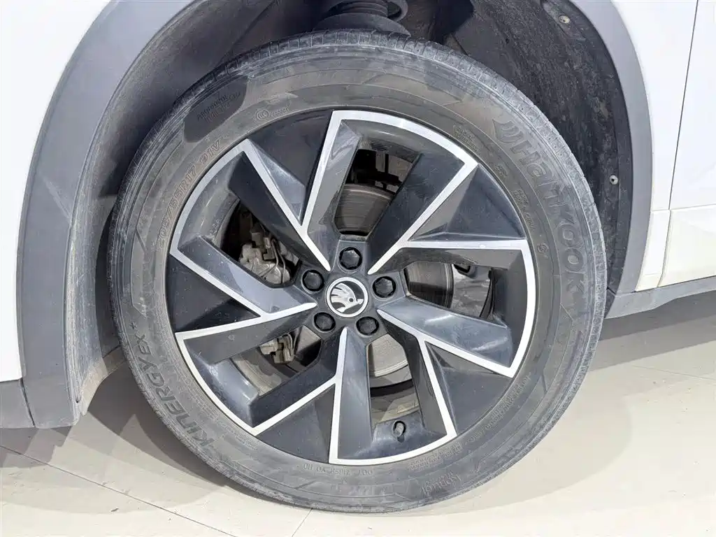 Škoda Kamiq 2022 GT 1.5L Automatic Ultimate Edition фото 15