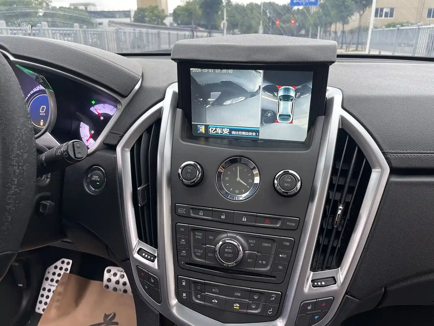 Cadillac SRX 2012 3.0L Luxury Model фото 10