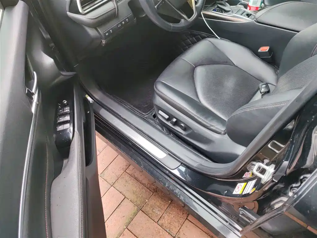Toyota Camry 2018 2.5G Luxury Edition фото 14