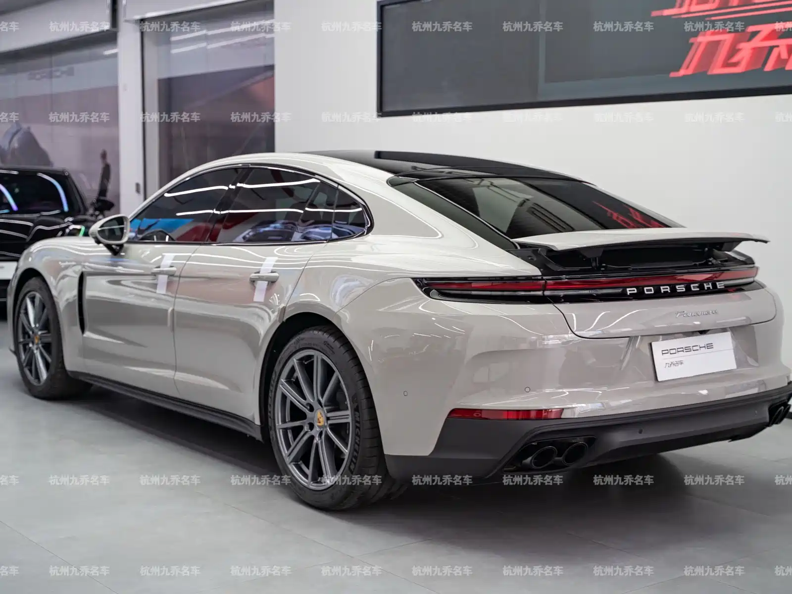 Photo 5 - Porsche Panamera
