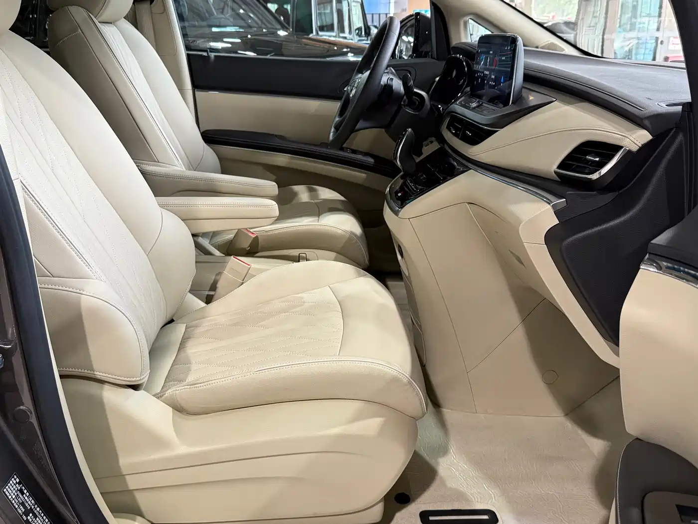 Buick GL8 2023 Facelift Land Business Class Luxury фото 10